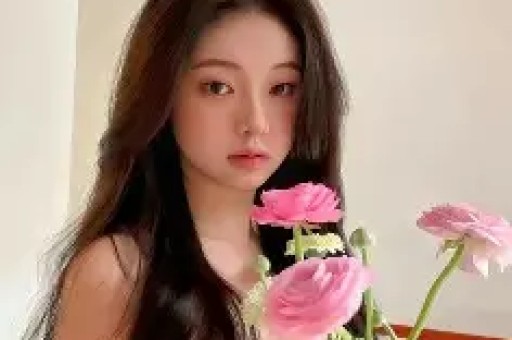 炸裂！司晓迪凌晨甩黑色吊带美照评论区从吃瓜到吐槽吵翻了天